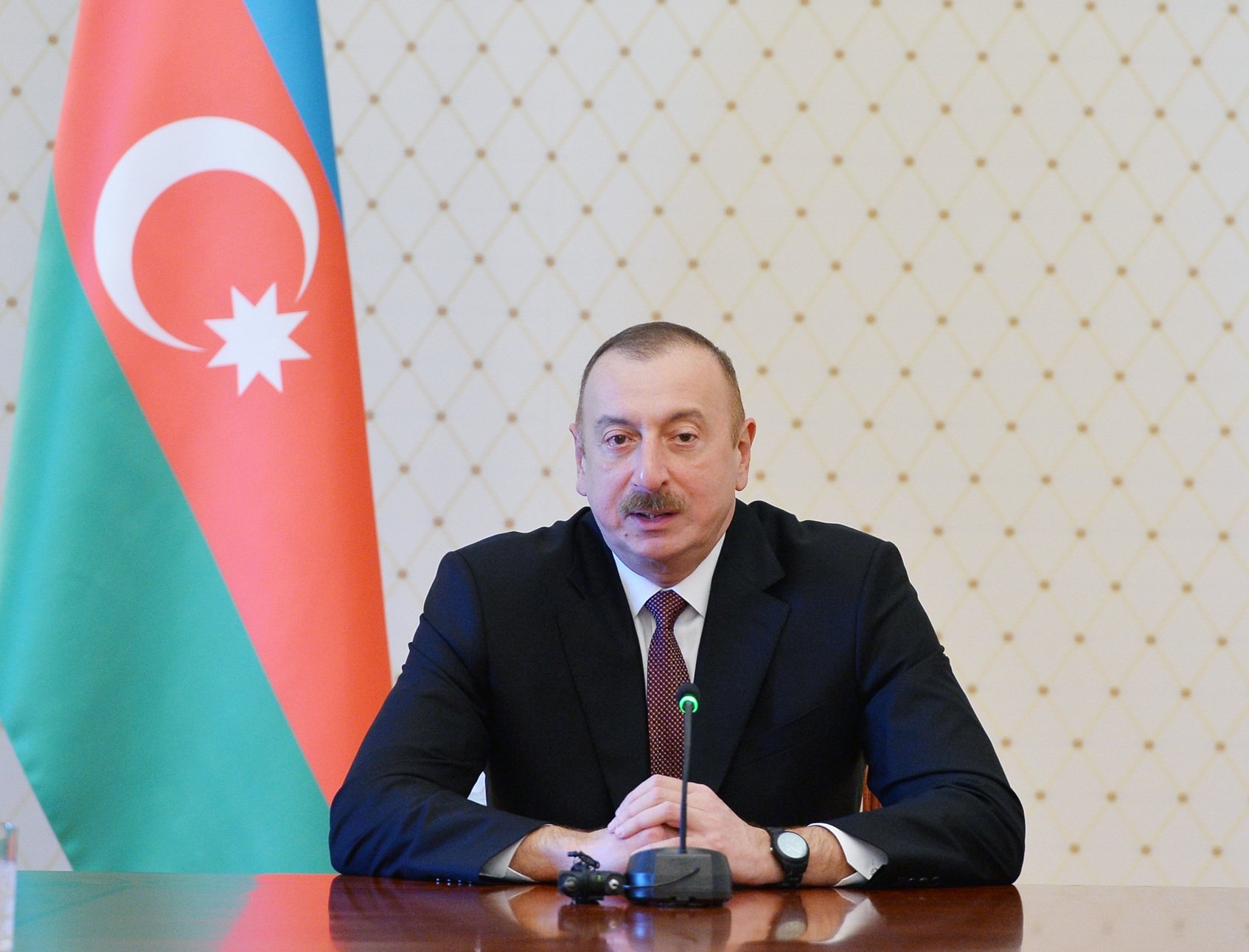 Prezidentdən vətəndaşı incidən məmurlara XƏBƏRDARLIQ