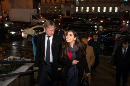 Leyla Əliyeva Moskvada İmaməddin Nəsiminin abidəsinin açılışında - FOTO
