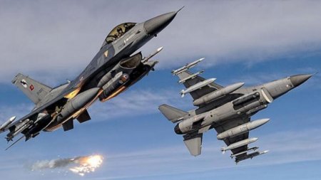 ABŞ təyyarəsi Yaponiyanı BOMBALADI