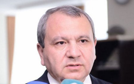 Rektor zəhərlənən qızlara görə xəstəxanaya getdi