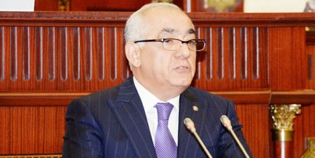 Baş nazir valideyn himayəsindən məhrum uşaqlarla bağlı qərar verib