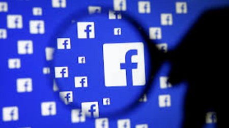 "Facebook" bu şəxslərin profilini sildi