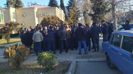 İmişlidə 500 fəhlə işdən qovuldu: İcra başçısı Bakıya gəldi