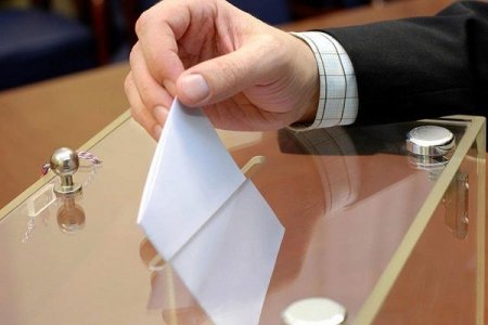 İki icra başçısının seçki oyunbazlığı: Şəxsiyyət vəsiqələri toplanır