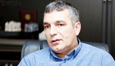 Natiq Cəfərli Erkin Qədirlinin seçilməsindən və atasının səhvindən yazdı