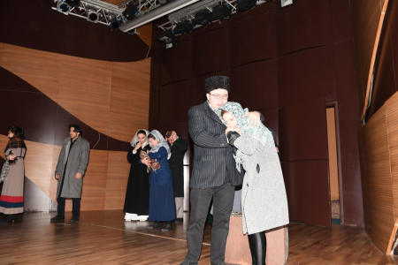 Məcburi köçkünlər “Xocalı - bu olub” tamaşasına baxıblar