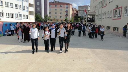 Türkiyədə məktəb və bağçalarda tətil elan edildi