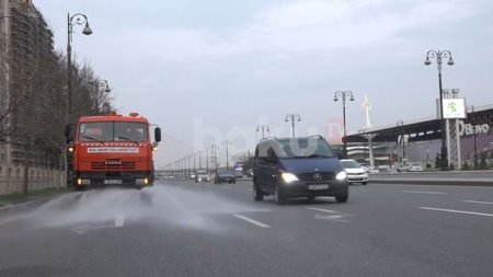Bakıda yollar belə yuyulur – VİDEO
