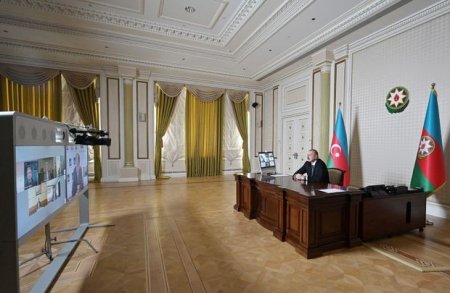 İlham Əliyev Asiya İnkişaf Bankının rəhbərləri ilə videokonfrans keçirdi - FOTO