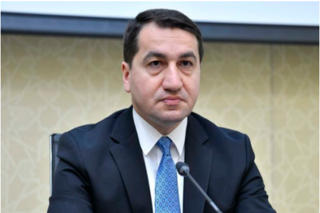 Hikmət Hacıyev: "Bu səfər regionda gərginliyin azalmasına xidmət etmir"