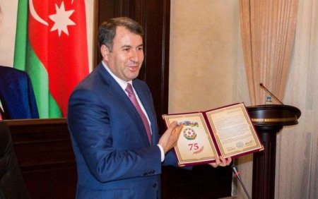 Bakıda daha bir məmur işdən çıxarıldı - FOTO