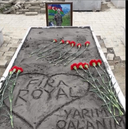 Sevdiyi qızın şəhidin məzarı üstündə yazdığı sözlər - FOTO